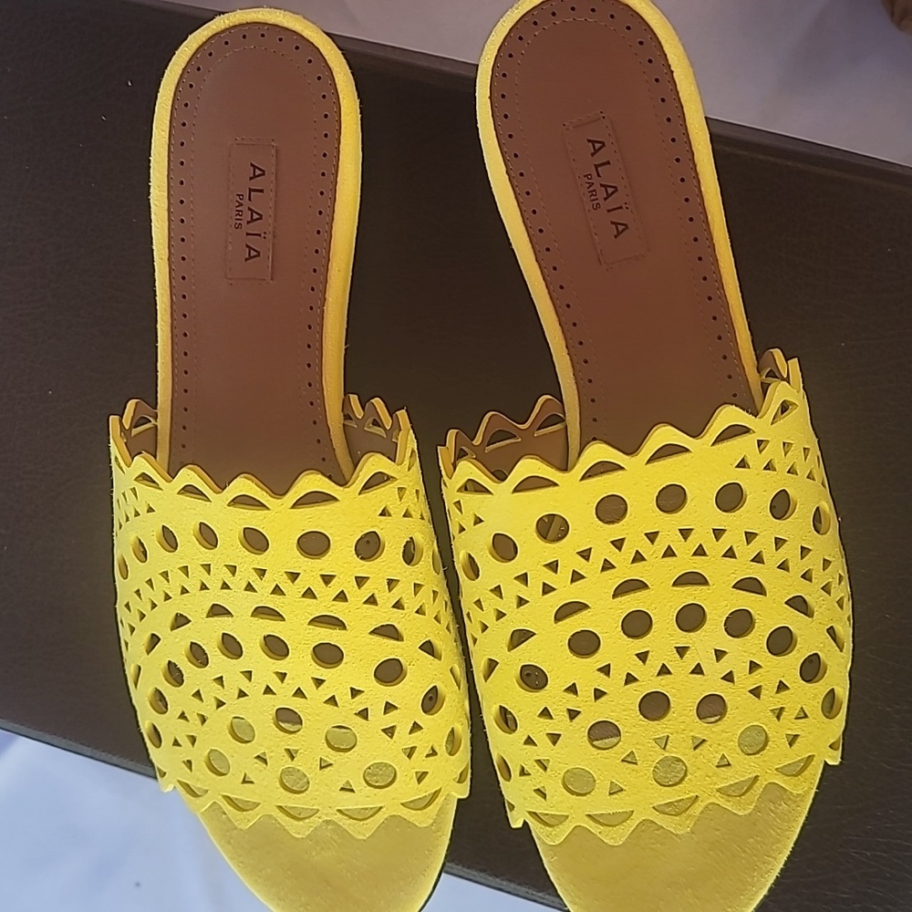 ALAIA SANDALS - Picture 2 of 3